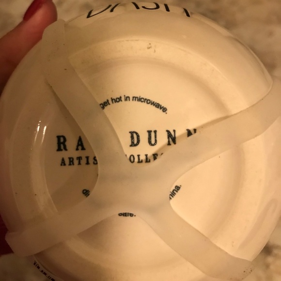 Rae Dunn Pinch & Dash salt and pepper set - Picture 3 of 3